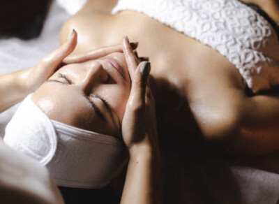 Link to: /services/facials-skin-care